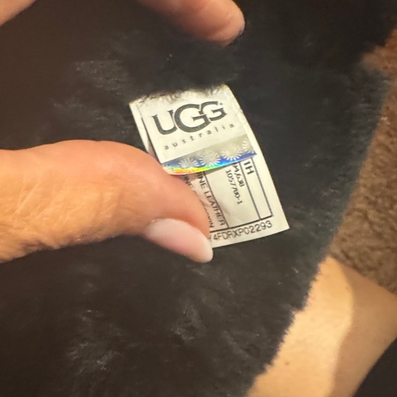 EUC UGG Tall Black Shearling Lined Boots Size 6 - Picture 9 of 12